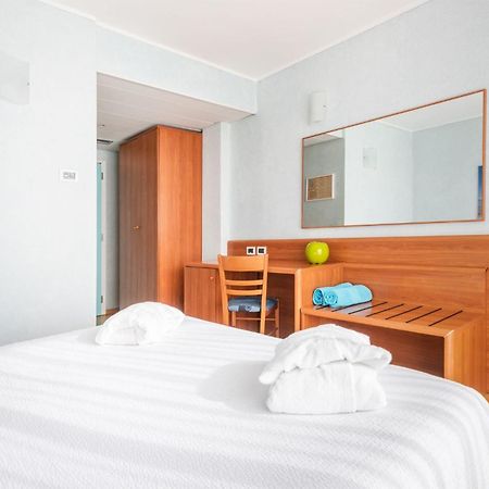 Hotel Gabry Riva del Garda Esterno foto