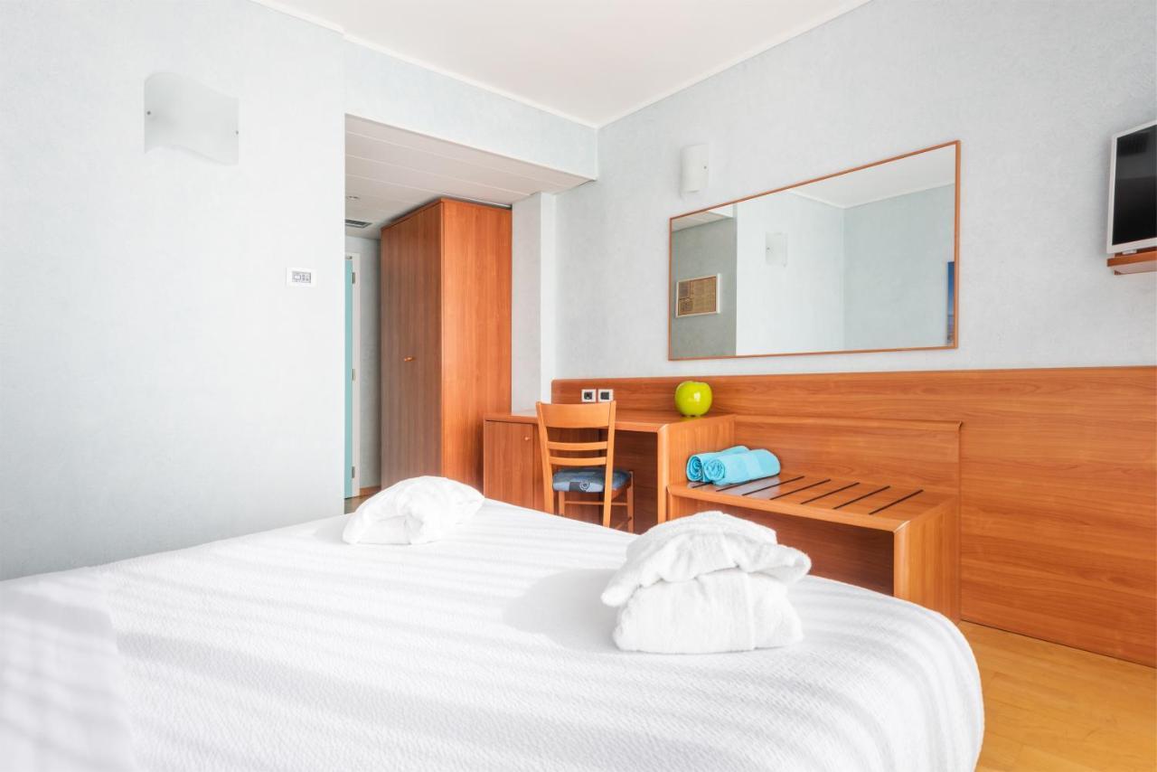 Hotel Gabry Riva del Garda Esterno foto