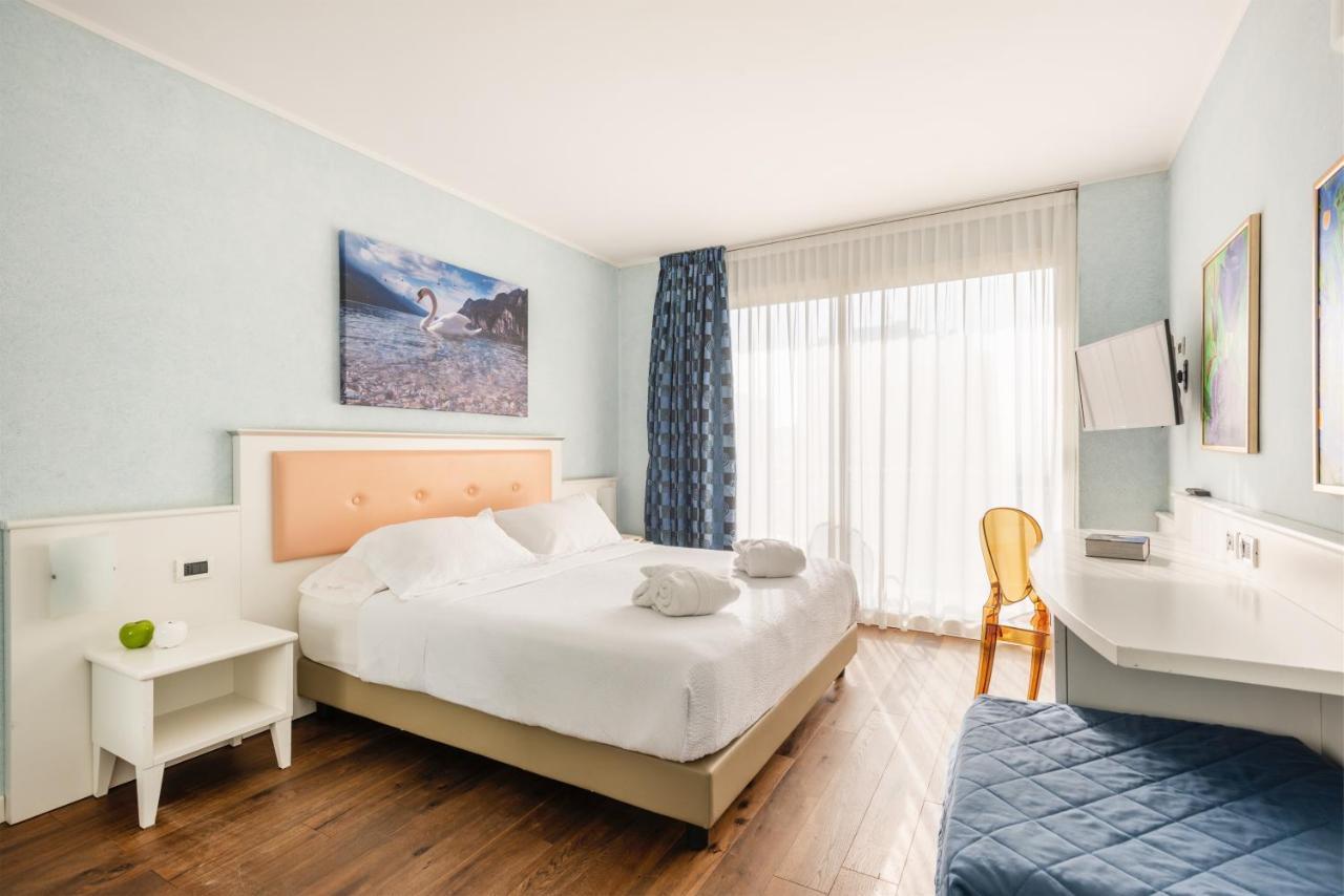 Hotel Gabry Riva del Garda Esterno foto