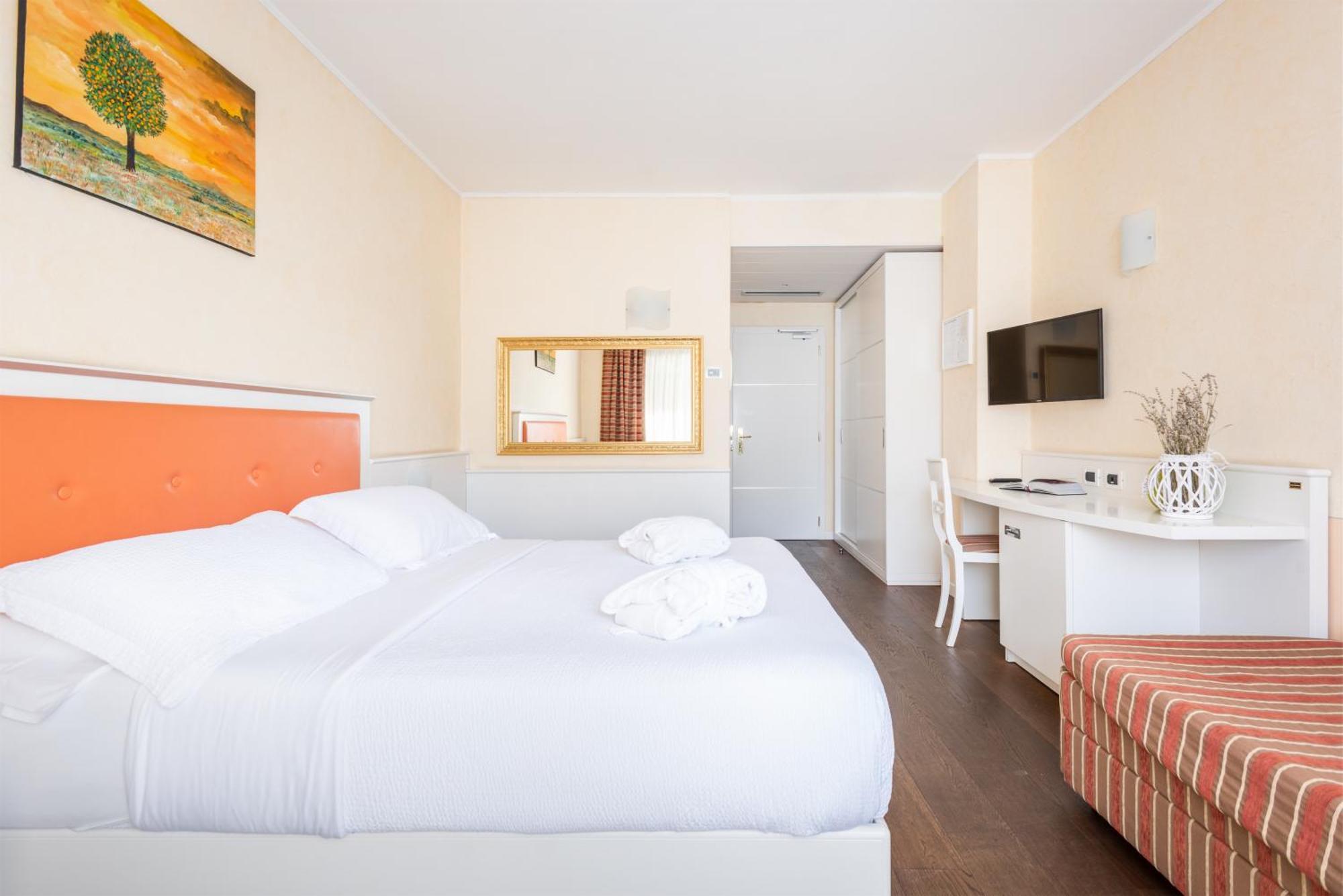 Hotel Gabry Riva del Garda Camera foto