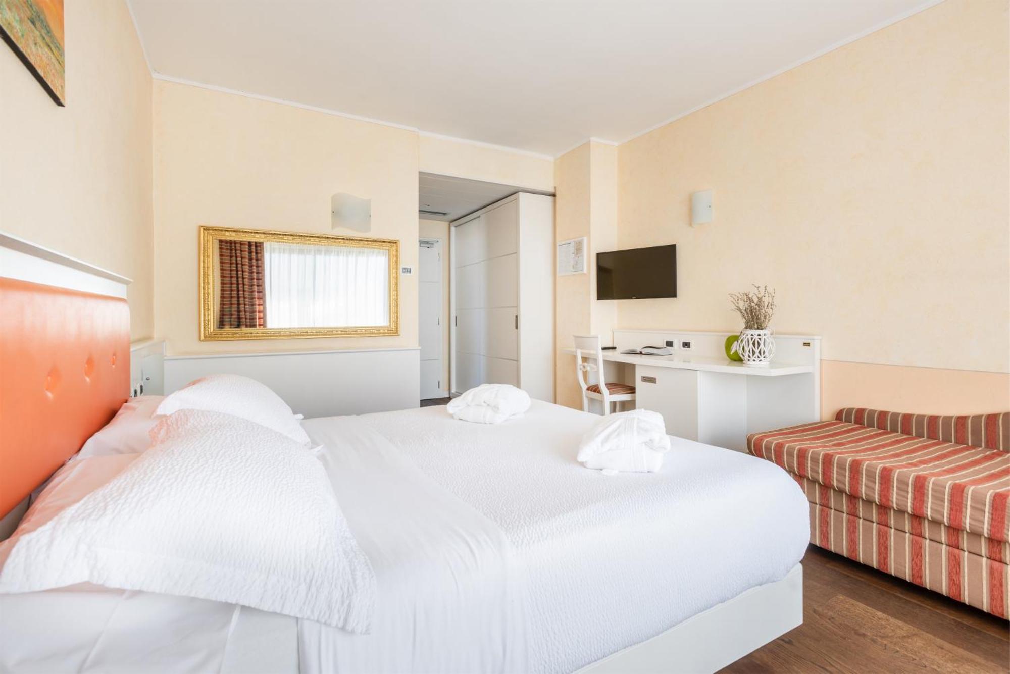 Hotel Gabry Riva del Garda Esterno foto
